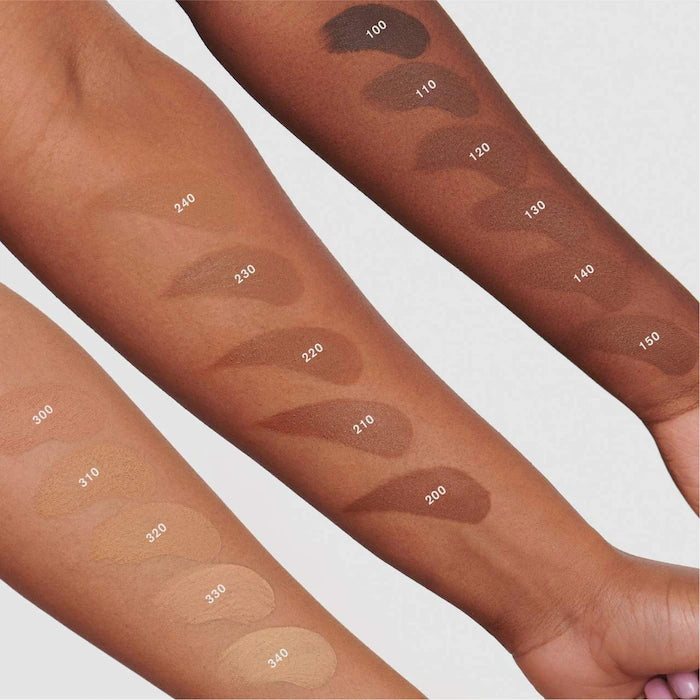 Ami Colé Skin-Enhancing Lightweight & Blurring Foundation Stick
