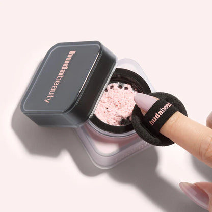 HUDA BEAUTY  Easy Bake Blurring Loose Baking & Setting Powder